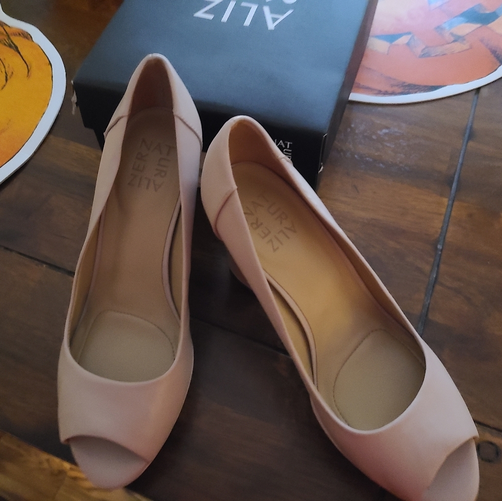 Naturalizer Pumps New in Box!